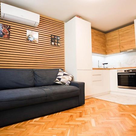 White Central Apartment Varna Exterior photo