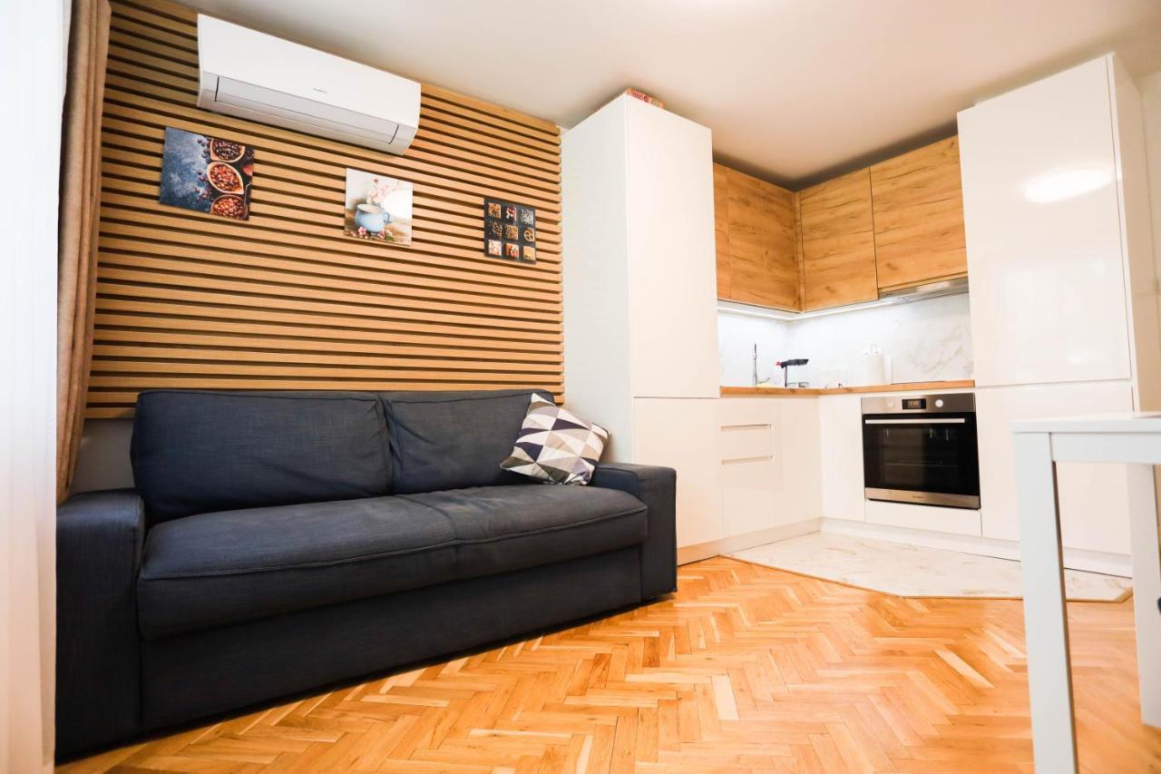 White Central Apartment Varna Exterior photo